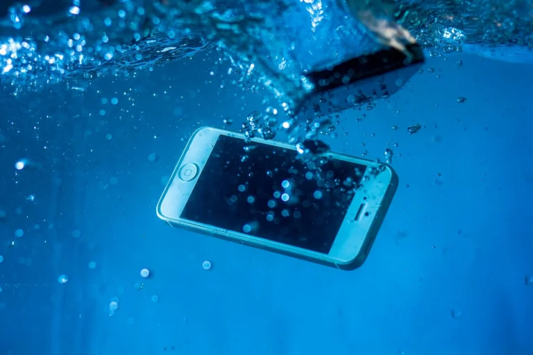 Lessons From Uzzah: What NOT to Do When You Drop Your Cell Phone